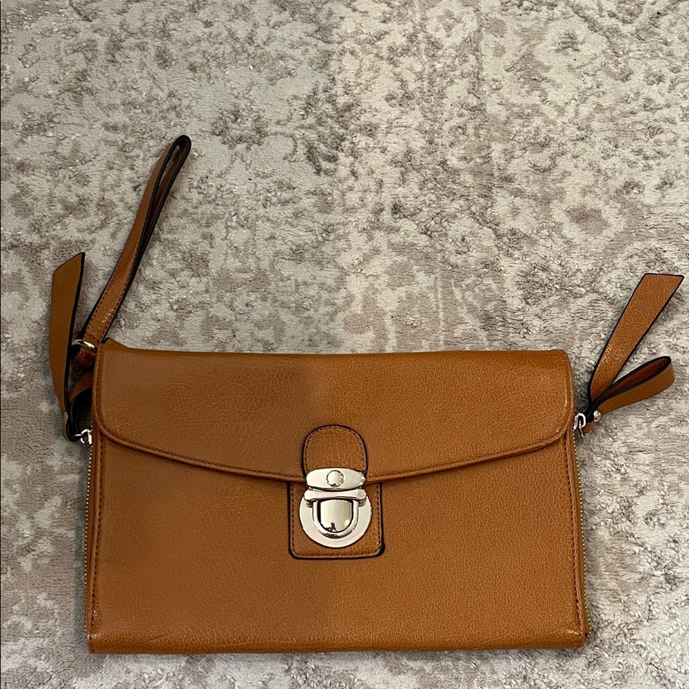Lightly Used Elegant Tan Clutch
